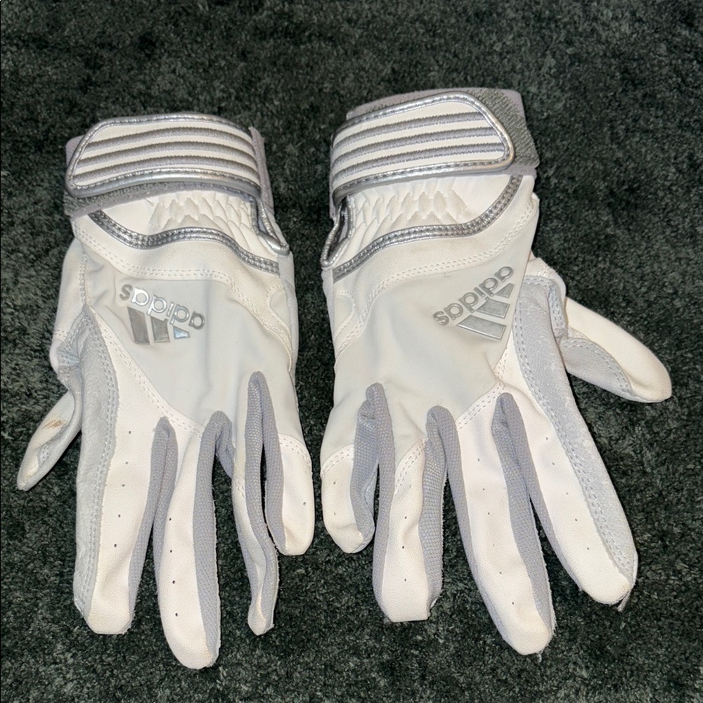 Adidas Kids White and Gray Gloves